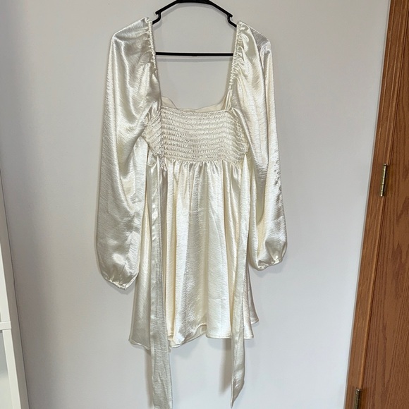 Ivory Square Neck Dress - Picture 4 of 4